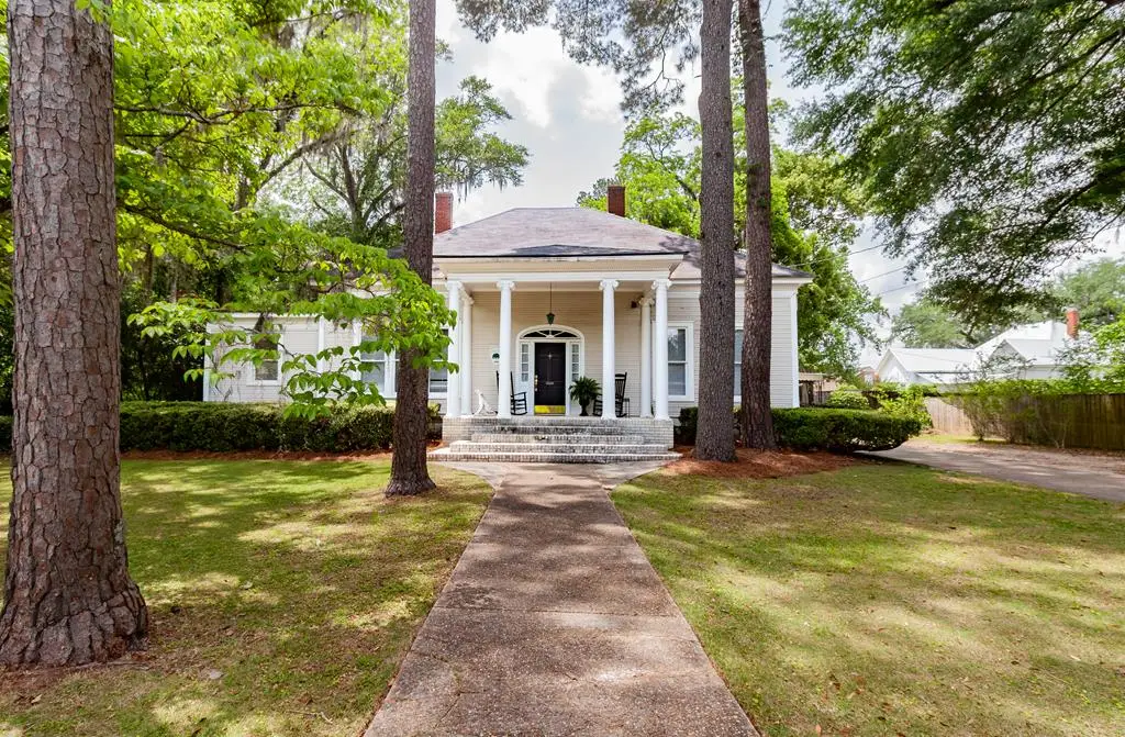 110 Hall St, Bainbridge, GA 39819 - #1