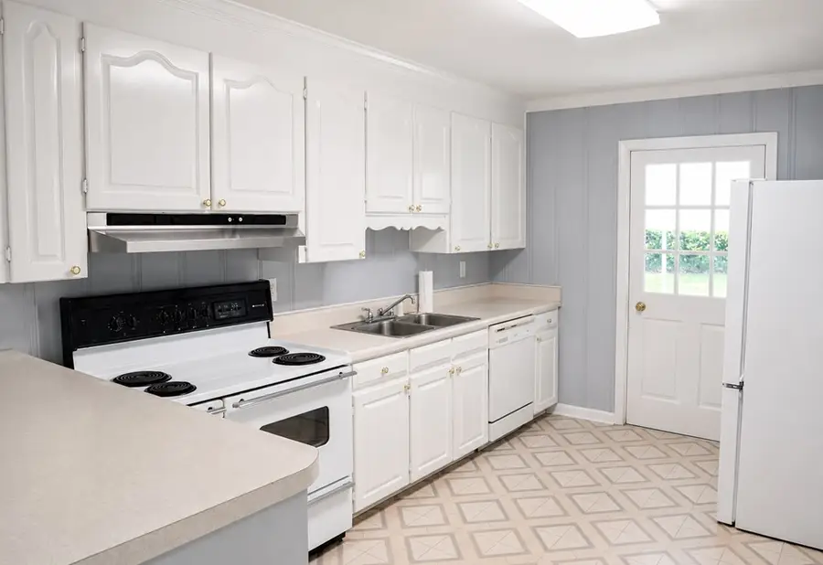 908 Virginia Place, Bainbridge, GA 39819 - #2