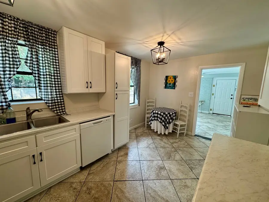 1242 Lake Douglas Rd, Bainbridge, GA 39819 - #3