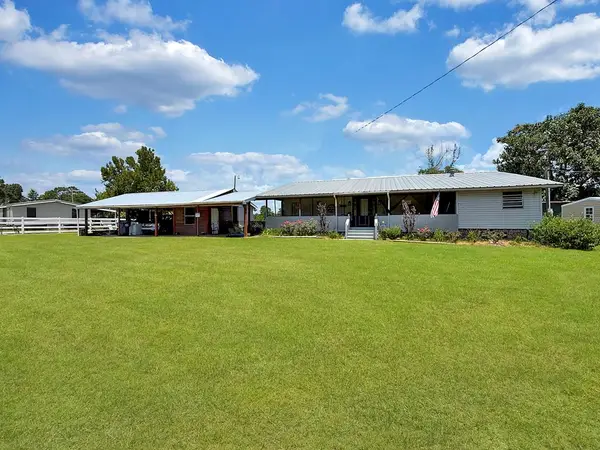 8126 Lake Carroll Drive, Donalsonville, GA 39845