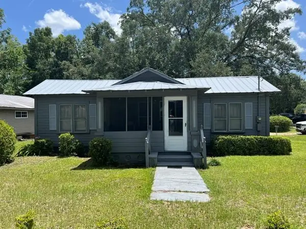 1402 Martin Luther King Jr Dr, Bainbridge, GA 39817