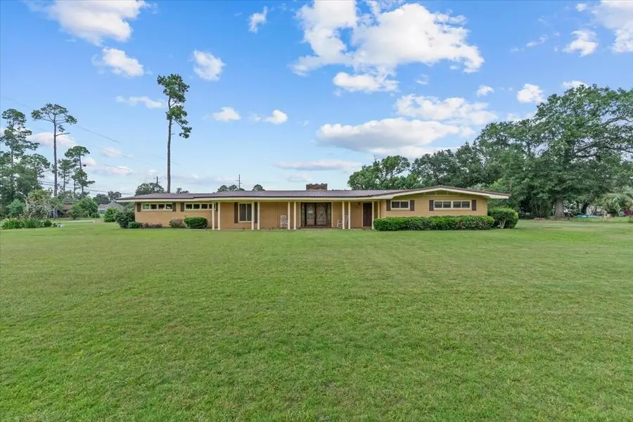 106 W 7th St, Donalsonville, GA 39845 - #3