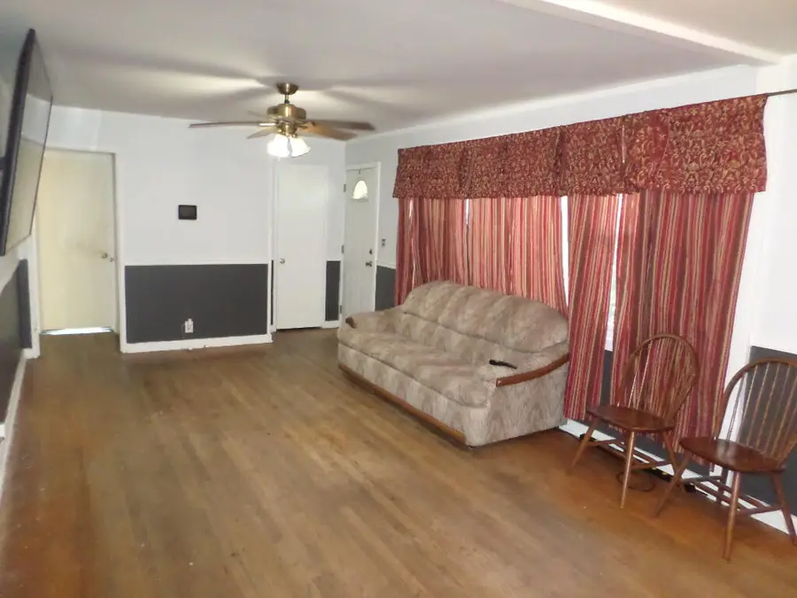515 S Simms St, Bainbridge, GA 39819 - #3