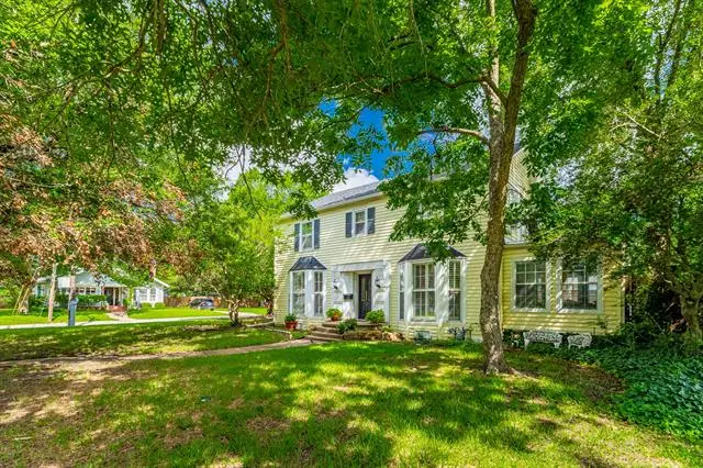 425 W Belden Street, Sherman, TX 75092 - #2