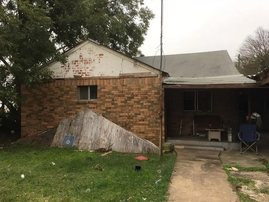 705 W 6th Street, Coleman, TX 76834 - #2