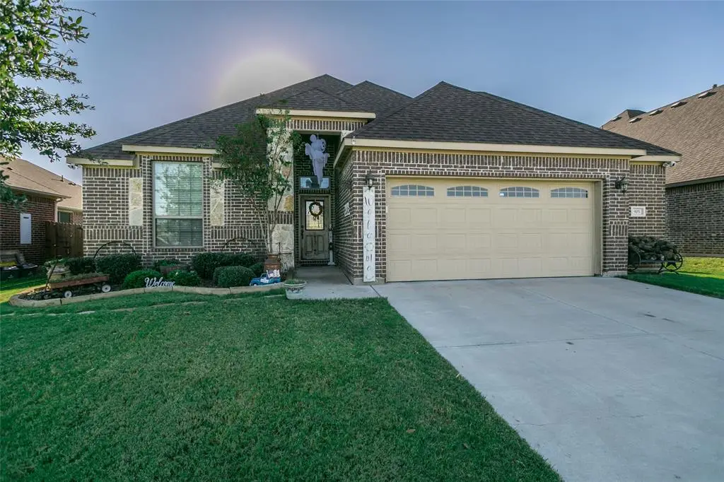 905 Cloudlock Drive, Saginaw, TX 76179 - Image #1
