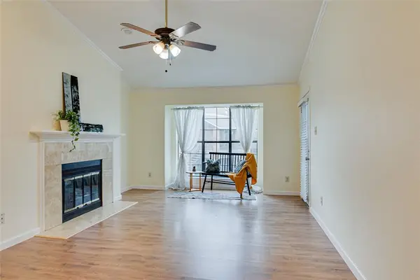 2733 Silver Creek Drive #205, Arlington, TX 76006