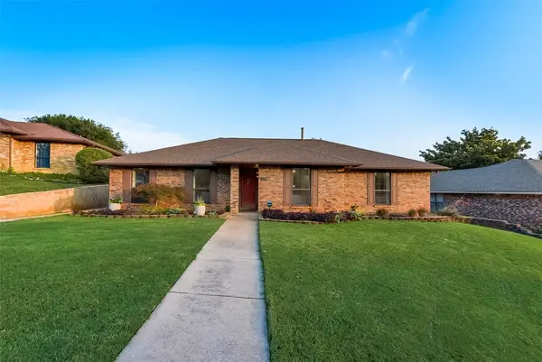 1716 Rosemeade Circle, Carrollton, TX 75007