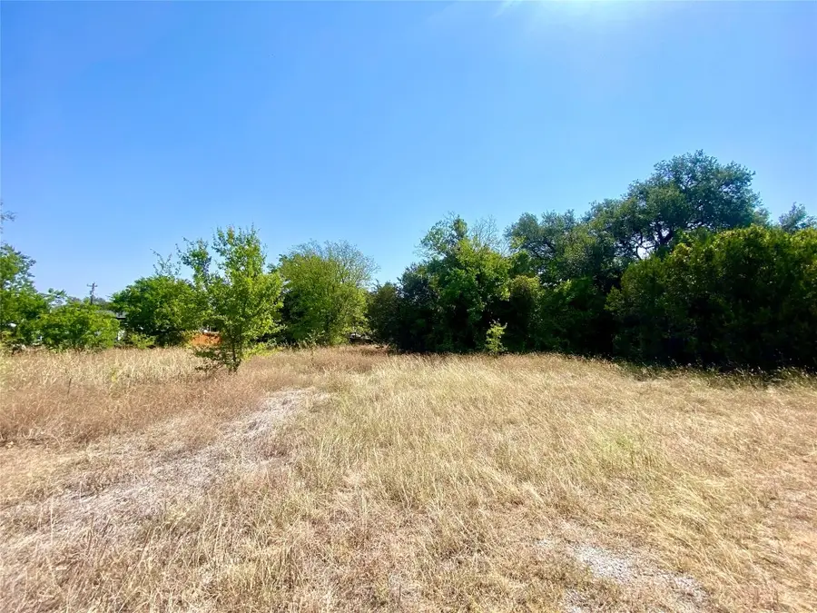 5407 Cold Water Court, Granbury, TX 76048 - Image #2