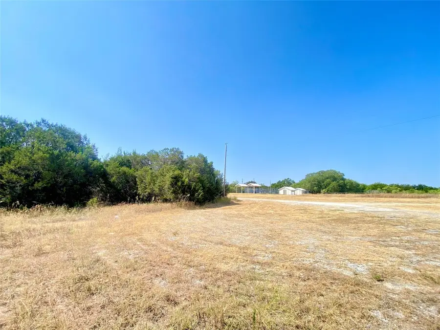 5407 Cold Water Court, Granbury, TX 76048 - Image #3