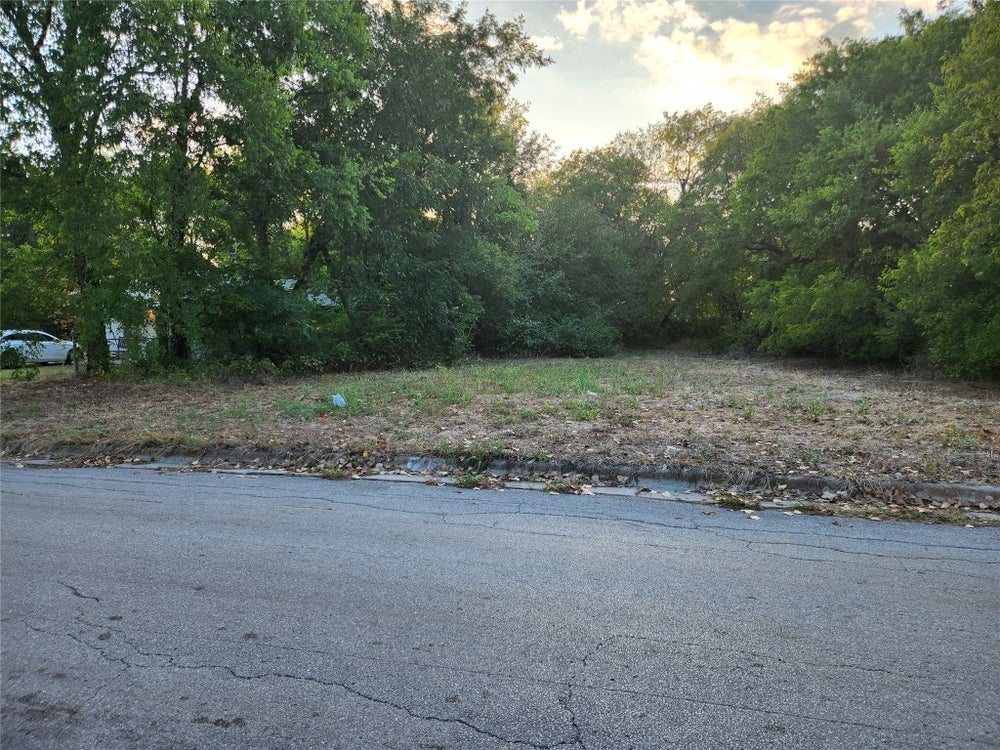 1213 Mill Street, Gainesville, TX 76240 ERA