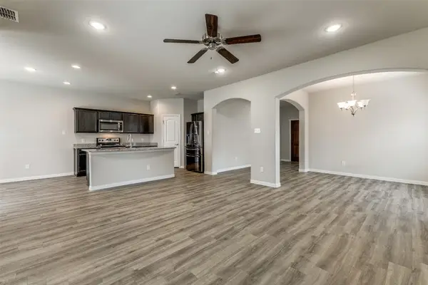 503 Woodhaven Drive, Waxahachie, TX 75165