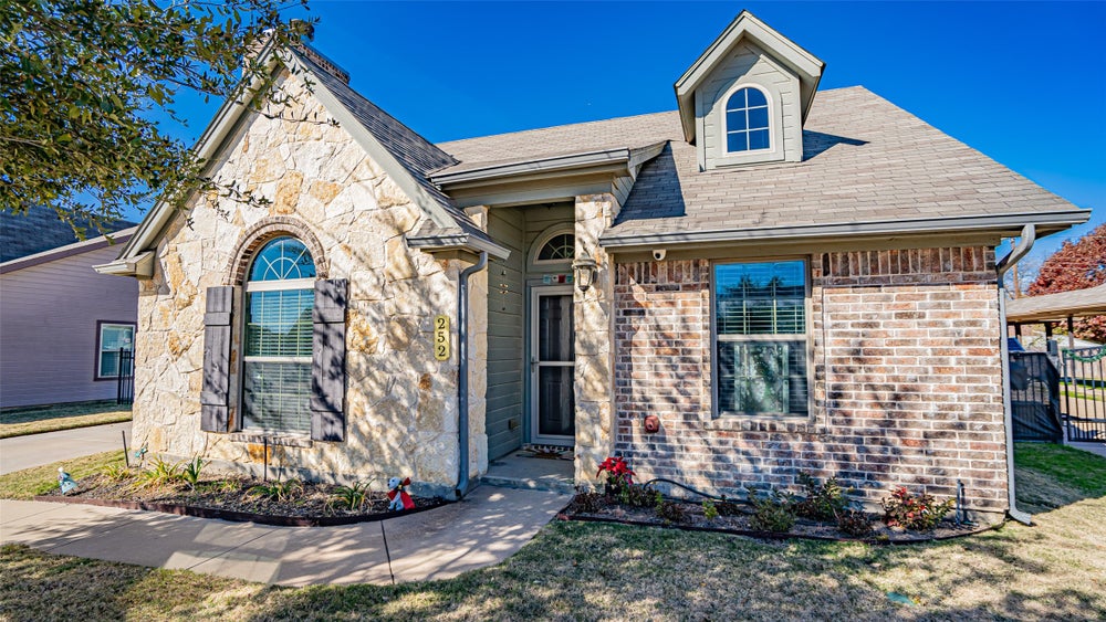 252 Tinker Trail, Burleson, TX 76028 ERA