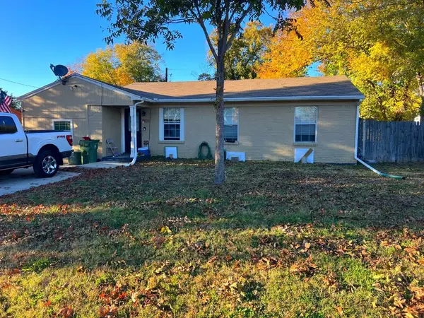 705 Glynn Oaks Drive, Arlington, TX 76010