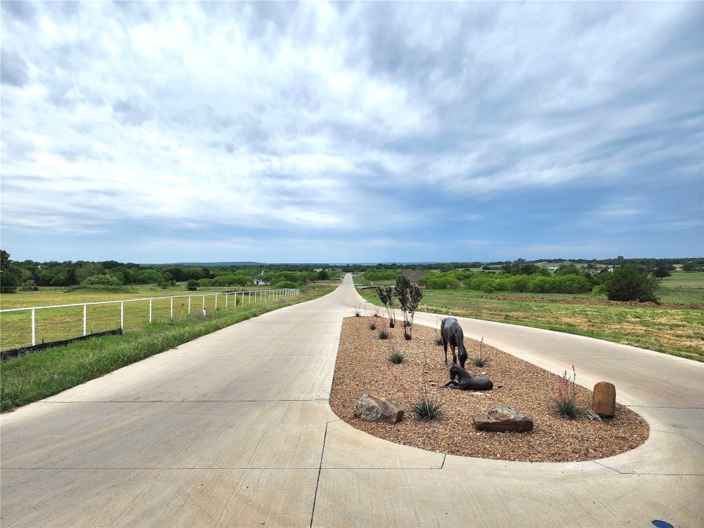 455 Massey Road, Pilot Point, TX 76258 ERA