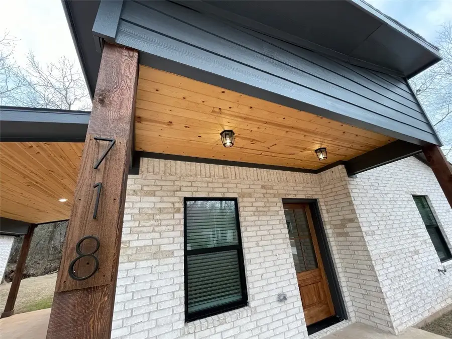 718 E Crawford Street, Denison, TX 75021 - Image #2