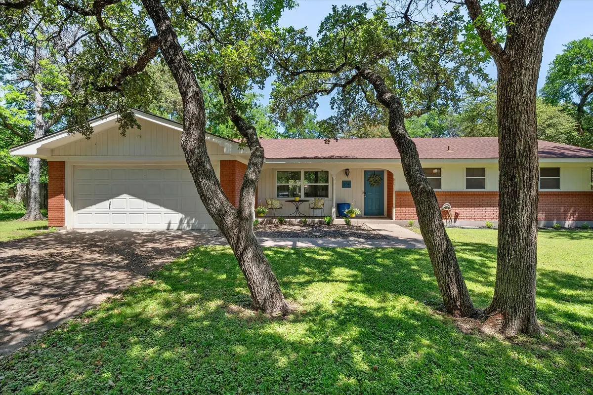 204 Cacti Drive, Lakeside, TX 76108 - Image #1