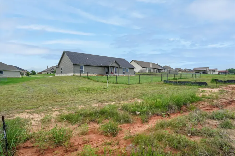 1035 Northern Oaks Court, Springtown, TX 76082 - Image #3