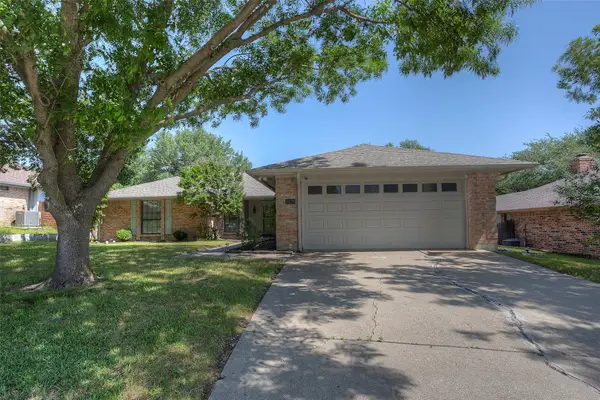 10120 Regent Row Street, Benbrook, TX 76126