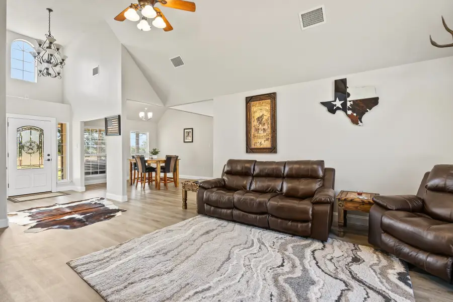 3380 Mineral Wells Highway, Weatherford, TX 76088 - #3