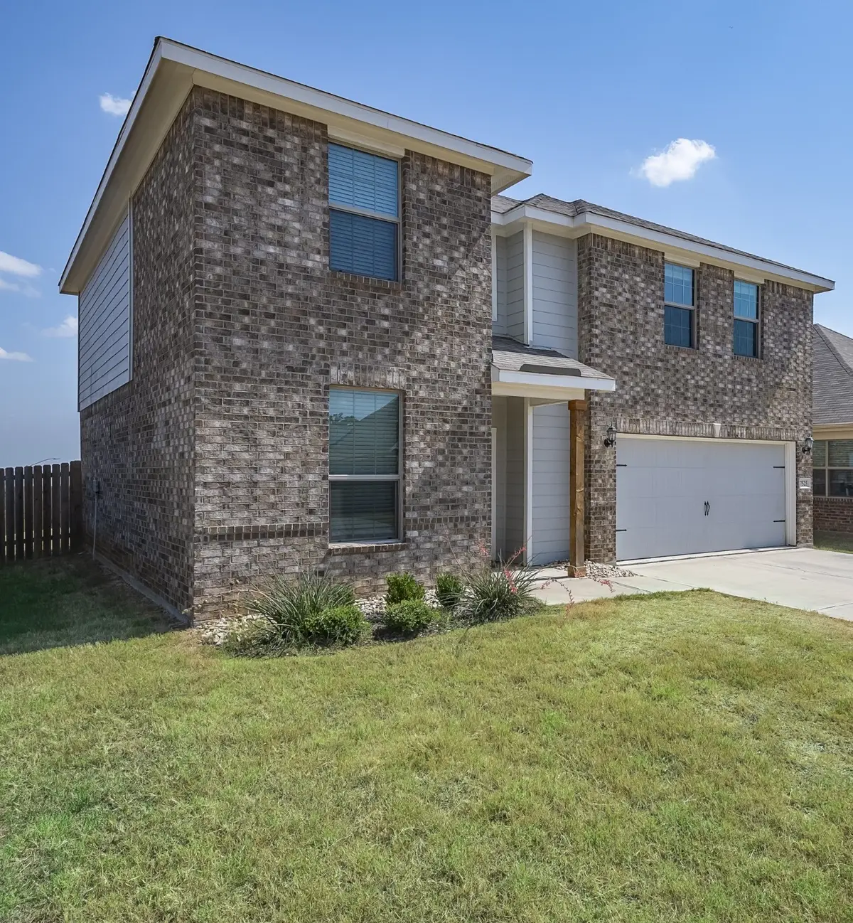 7525 Pleasant Oaks Street, Fort Worth, TX 76120 - Image #1