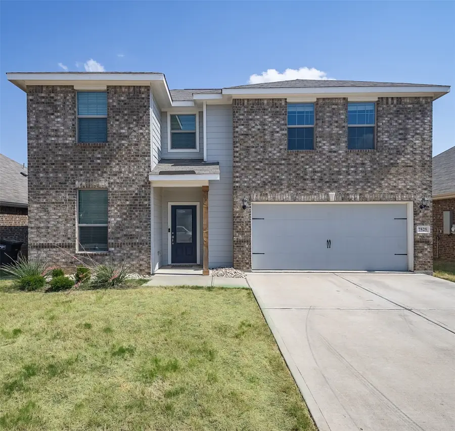 7525 Pleasant Oaks Street, Fort Worth, TX 76120 - Image #2