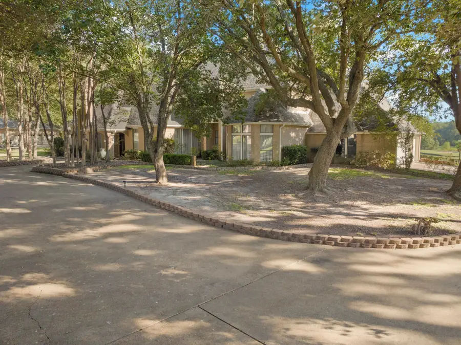 201 Country Club Drive, Mount Pleasant, TX 75455 - Image #3
