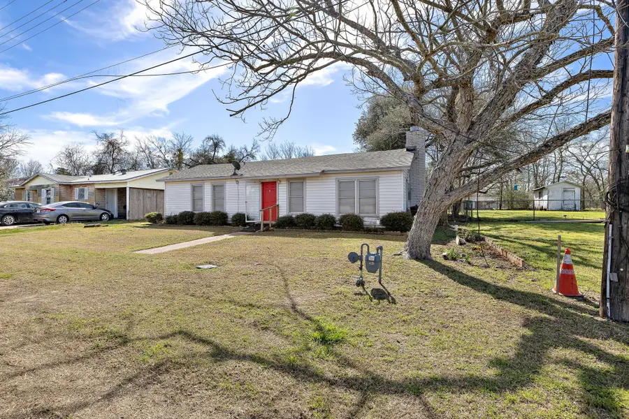 712 Vernon Street, Rockdale, TX 76567 - Image #2