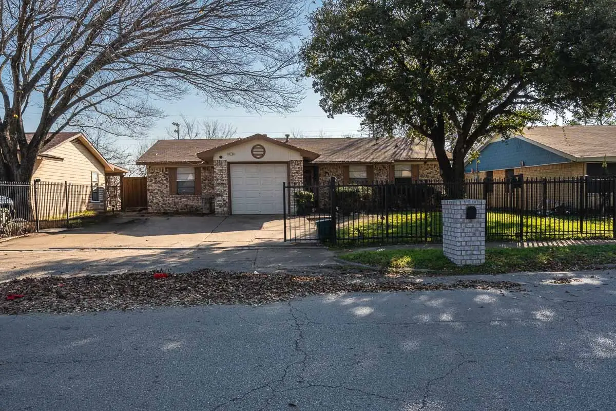 12416 Spring Branch Drive, Balch Springs, TX 75180 - Image #1