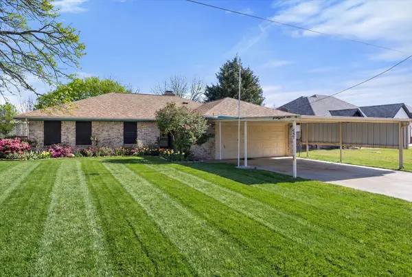 417 Sky Harbour Court, Granbury, TX 76049