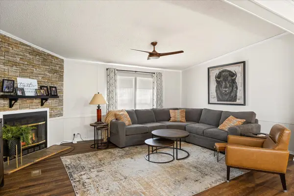 212 Brazos Harbor Drive, Granbury, TX 76048