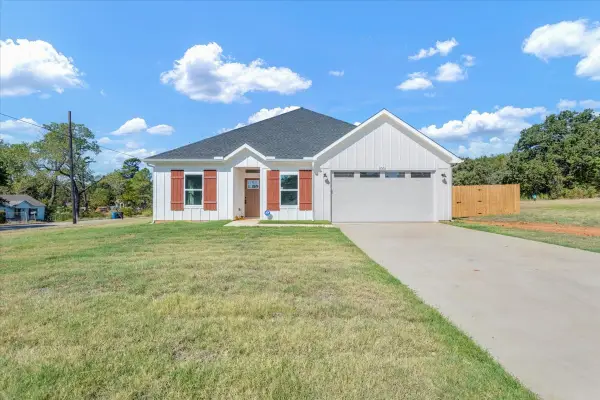 1001 N Oak Drive, Denison, TX 75020