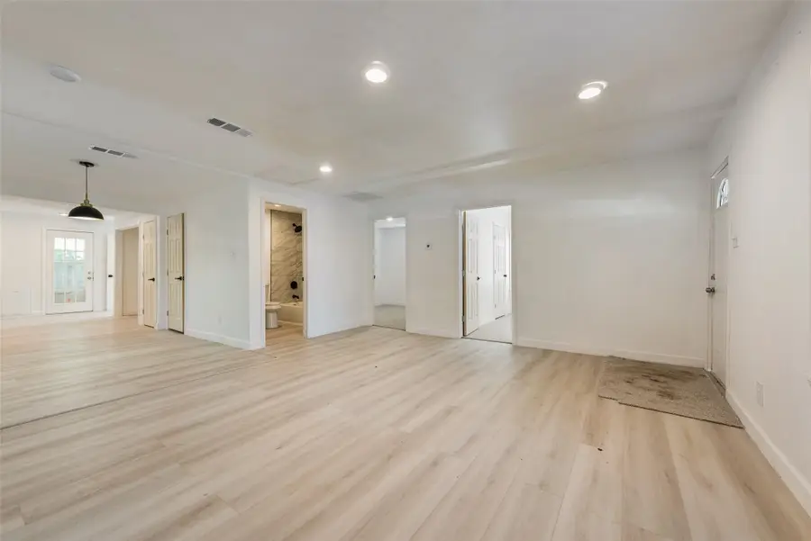 203 East Place, White Settlement, TX 76108 - Image #3