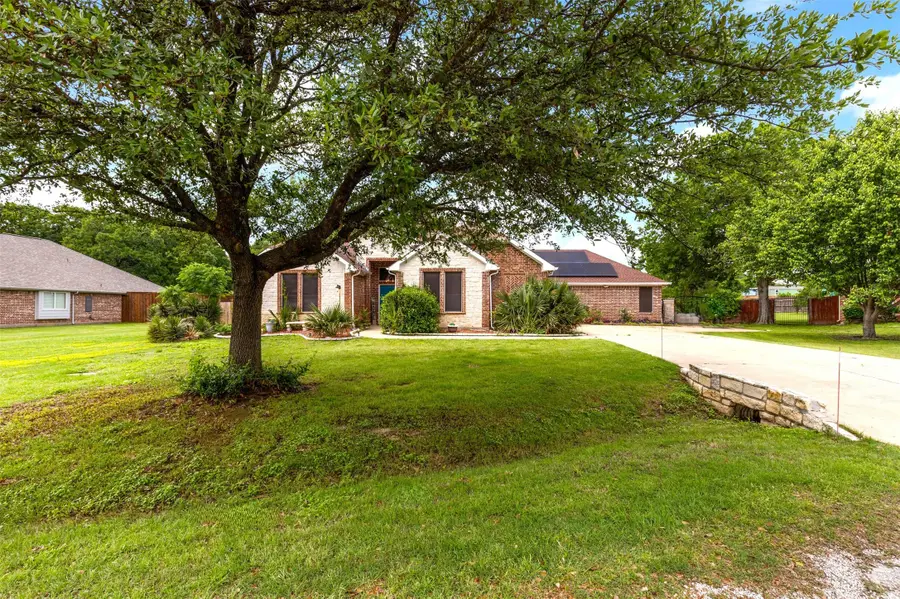 4404 Cluster Oak Court, Granbury, TX 76049 - Image #3