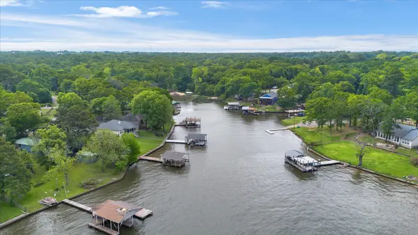 206 Oak Hills Drive, Mabank, TX 75156