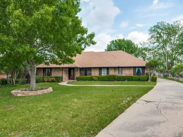1305 Juneau Court, Fort Worth, TX 76116