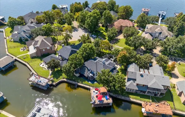 115 Saint Annes Drive, Mabank, TX 75156