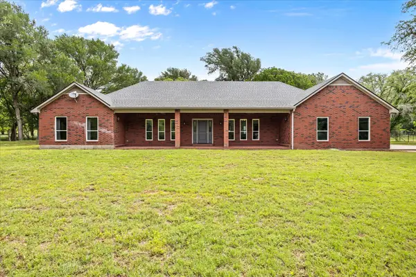 107 Pleasant Valley Lane, Weatherford, TX 76087