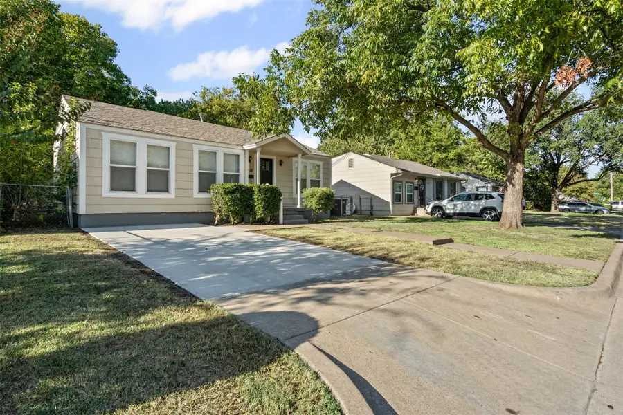 4216 Valentine Street, Fort Worth, TX 76107 - Image #2