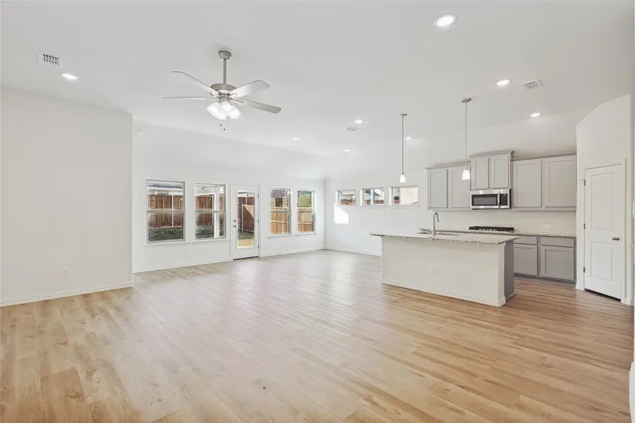 4928 Hitching Post Drive, Fort Worth, TX 76036 - Image #3