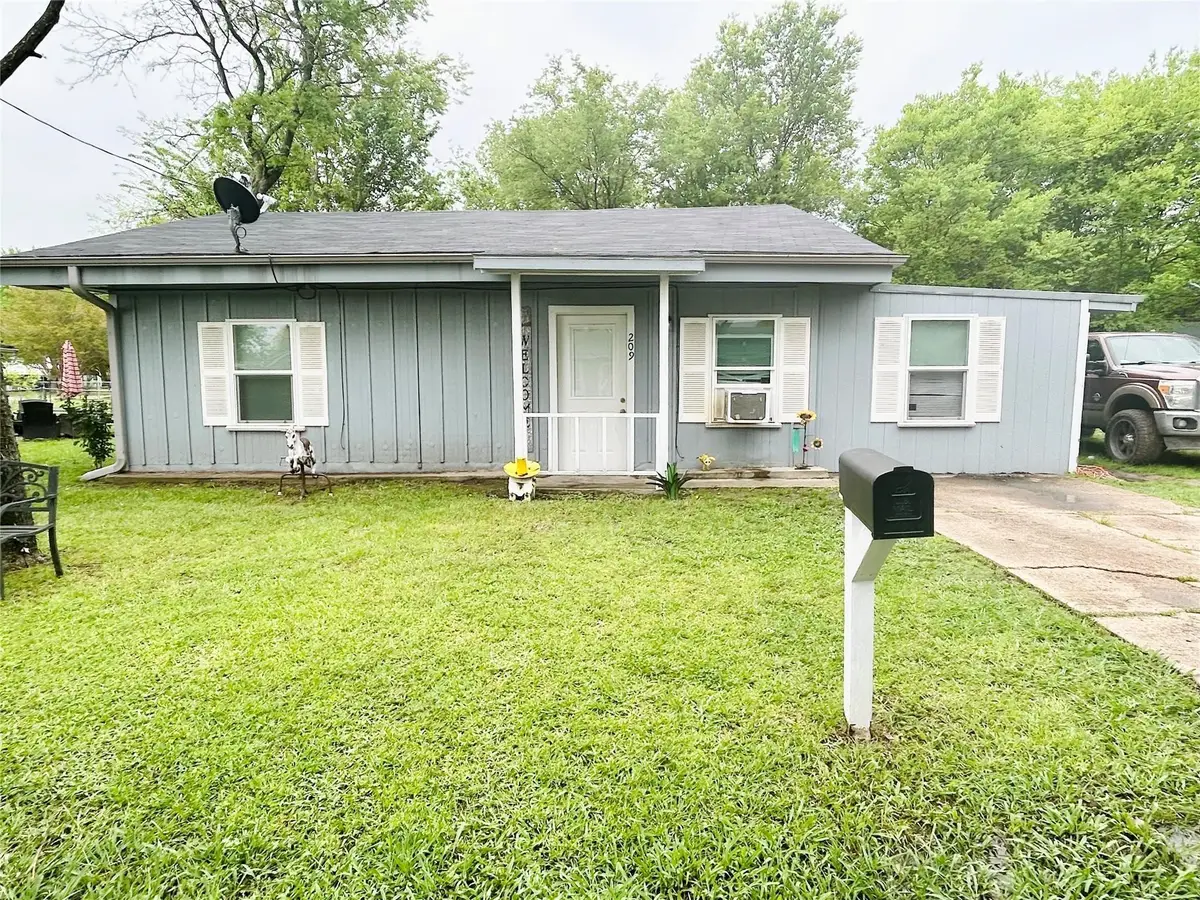 209 Kelly Street, Bonham, TX 75418 - Image #1
