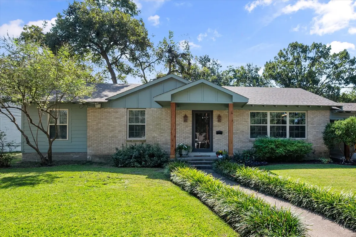 1817 Woodlawn Avenue, Corsicana, TX 75110 - Image #1