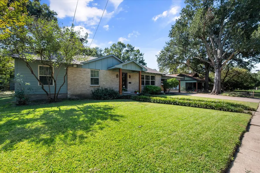 1817 Woodlawn Avenue, Corsicana, TX 75110 - Image #2