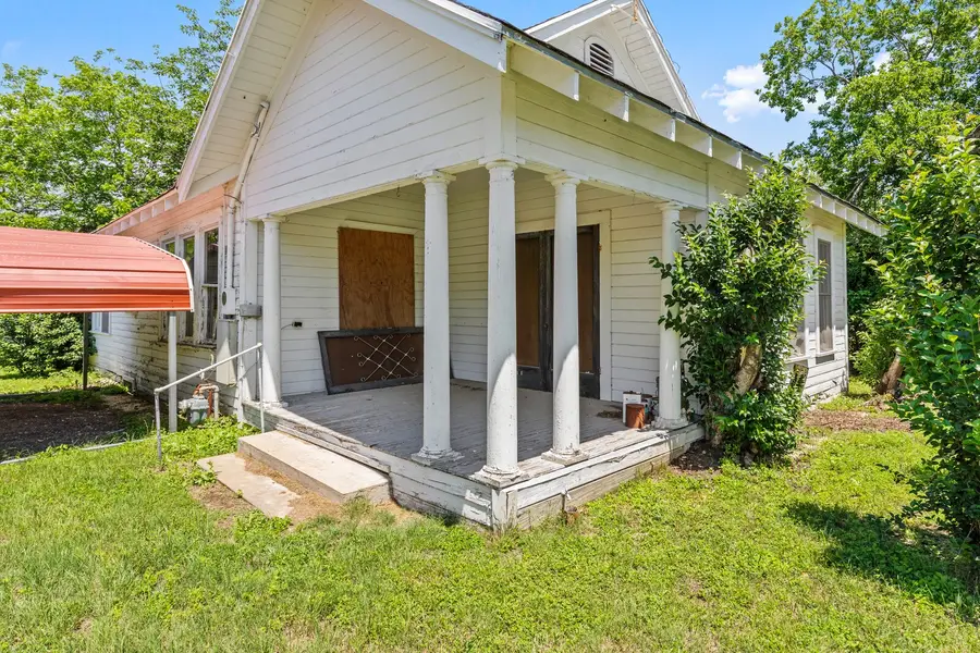 801 N Harrison Street, West, TX 76691 - Image #3