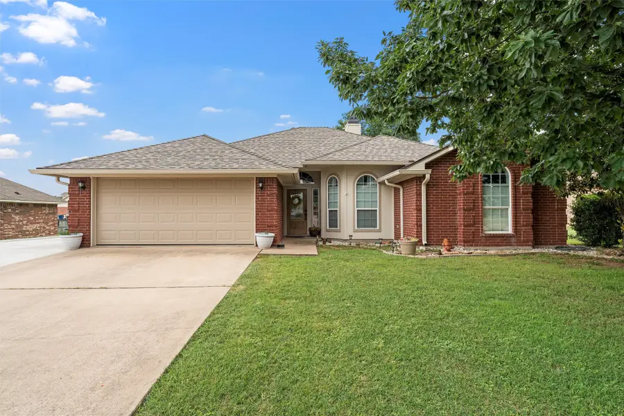 112 Topaz Circle, Hewitt, TX 76643 - Image #2