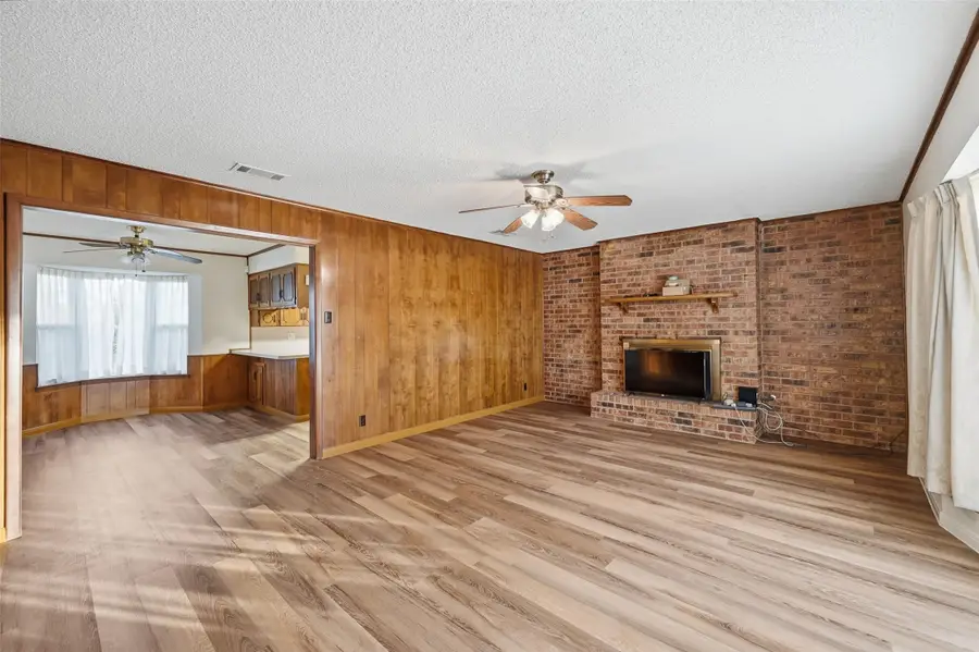 820 Layne Drive, Denison, TX 75020 - Image #2