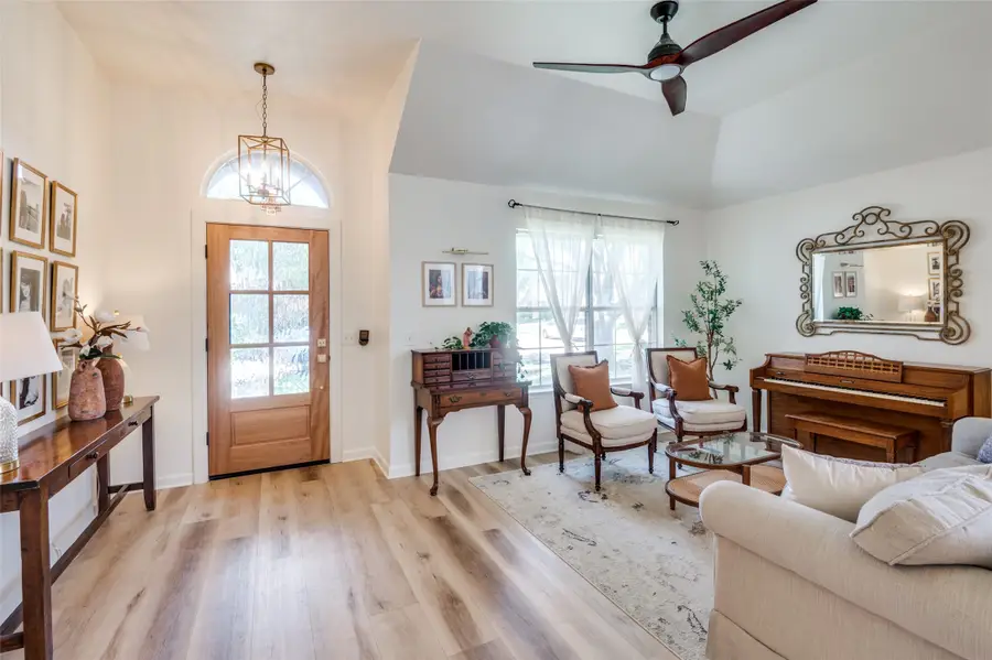 208 Touchdown Drive, Irving, TX 75063 - Image #2