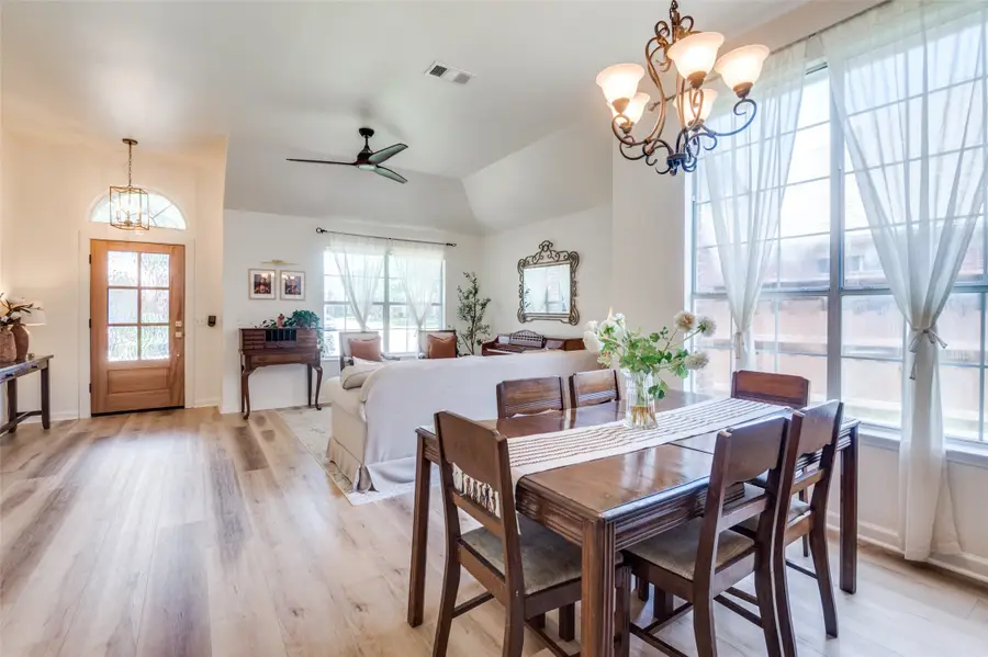 208 Touchdown Drive, Irving, TX 75063 - Image #3