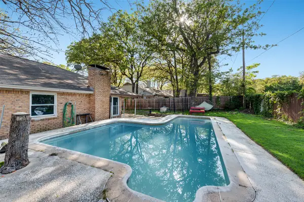 1117 Lake Ridge Drive, Azle, TX 76020