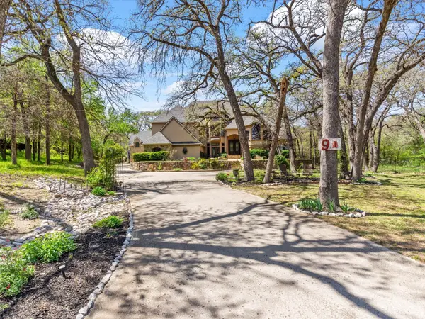9 Eagle Point N #A, Azle, TX 76020
